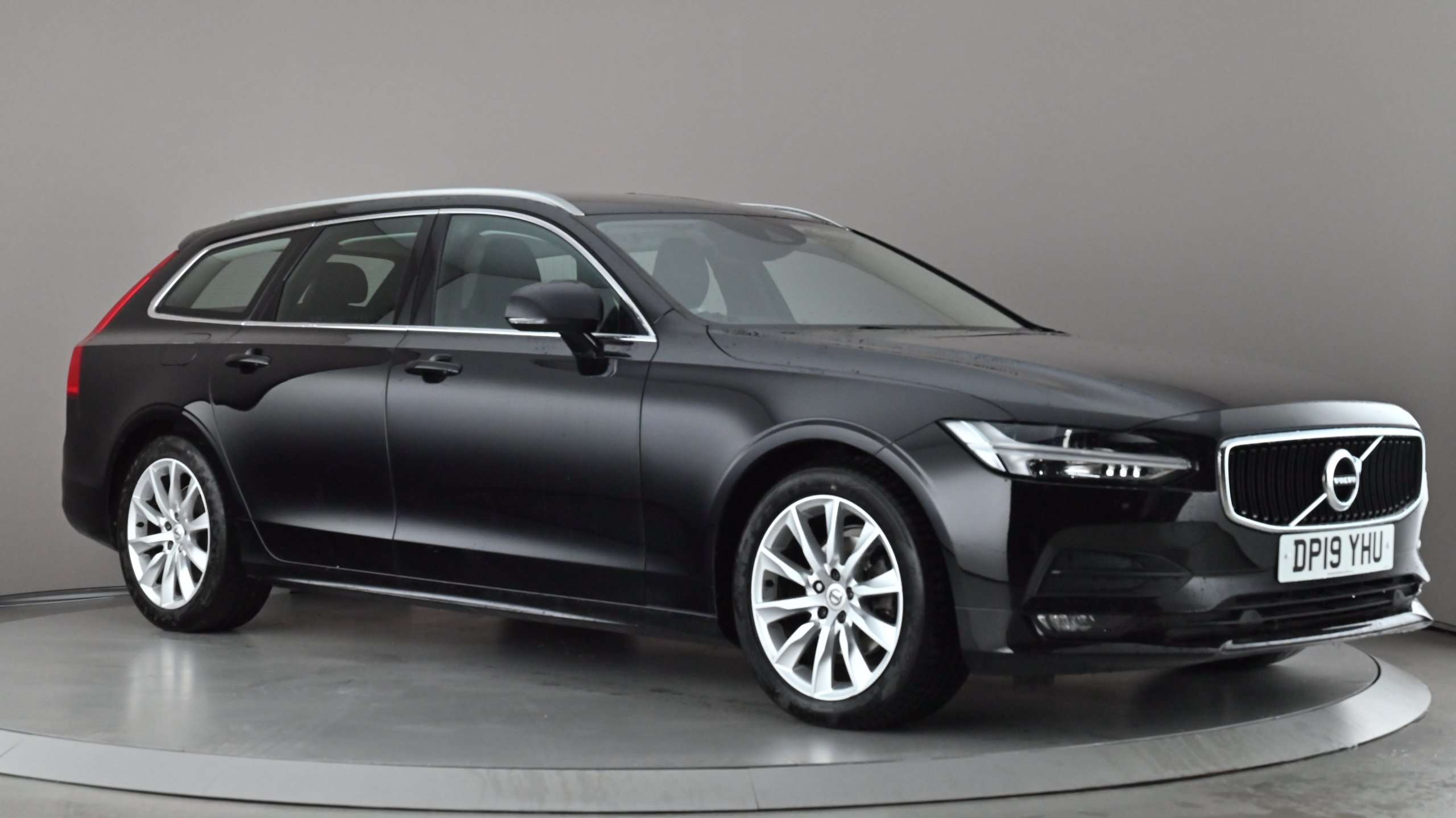 Main listing image - Volvo V90