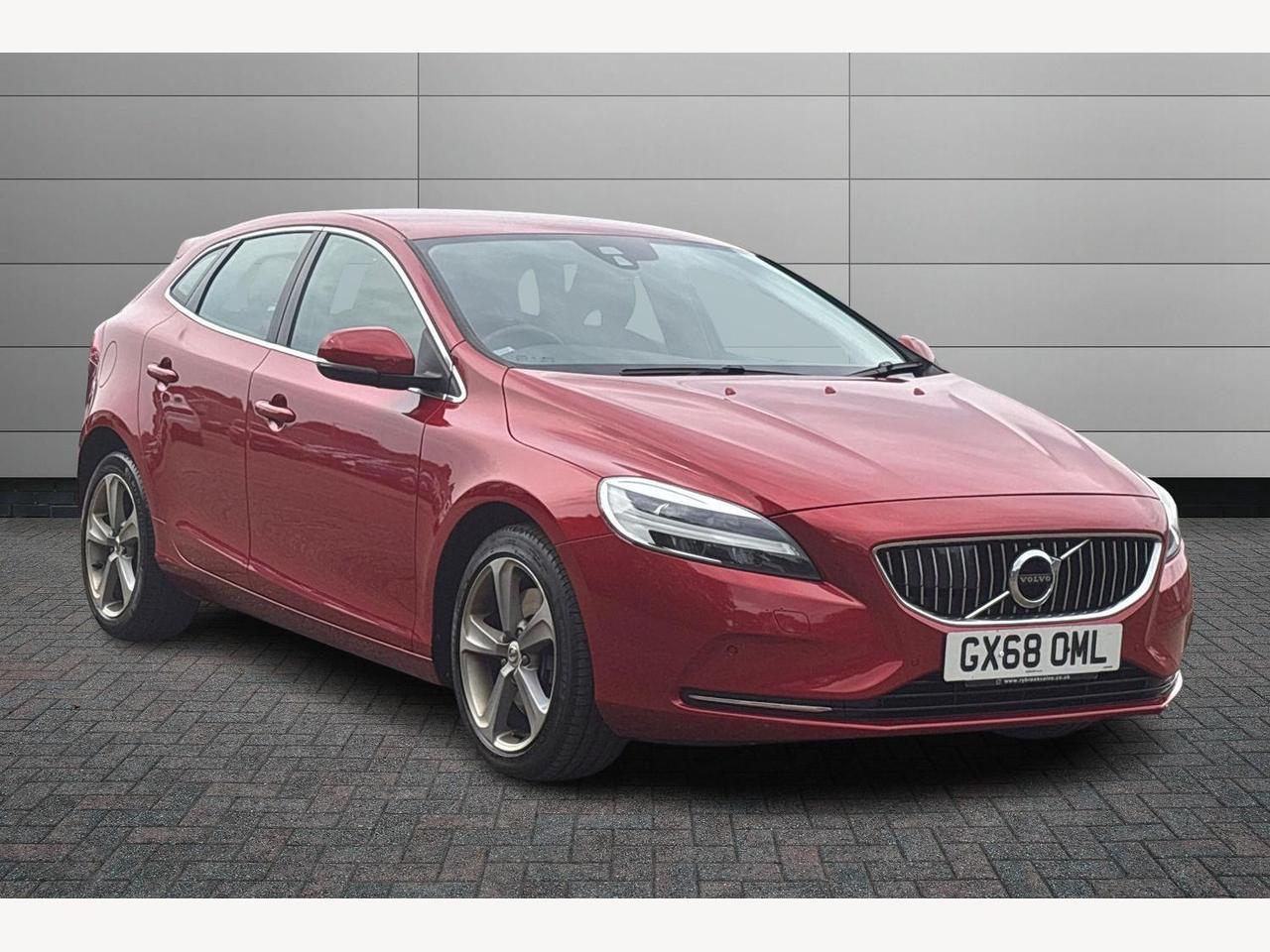 Main listing image - Volvo V40