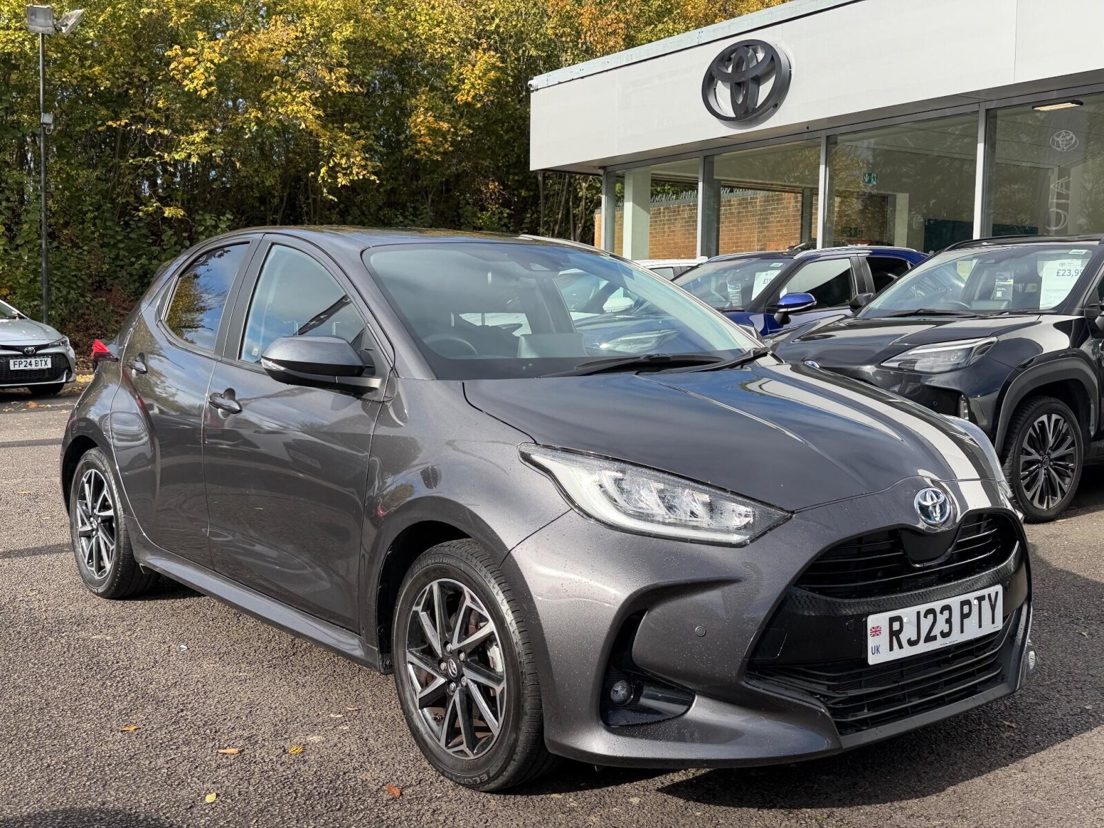 Main listing image - Toyota Yaris