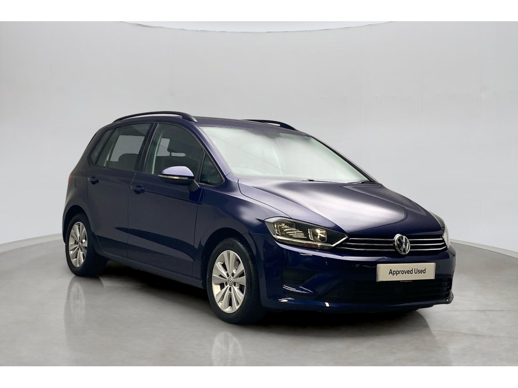 Main listing image - Volkswagen Golf SV