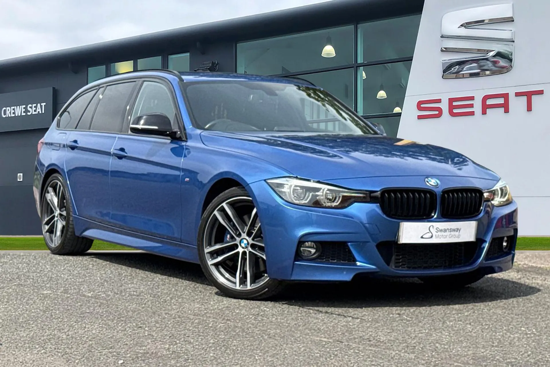 Main listing image - BMW 3 Series Touring