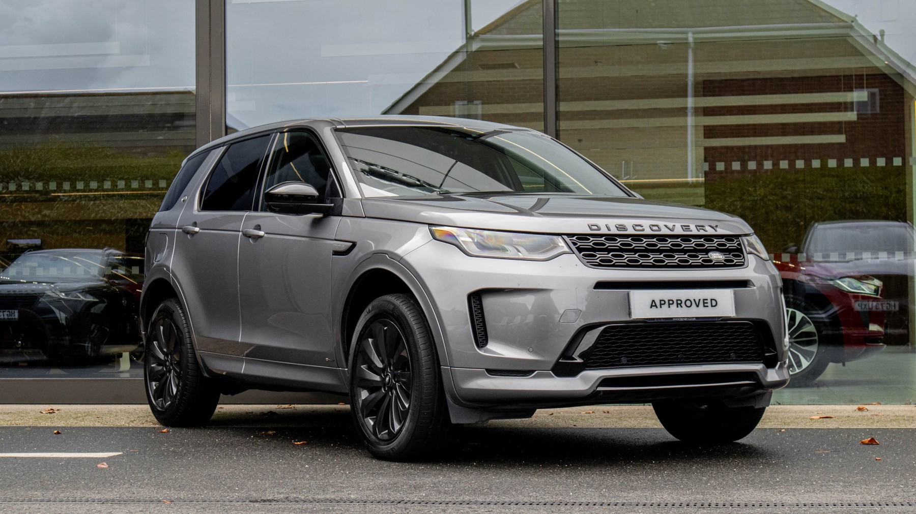 Main listing image - Land Rover Discovery Sport