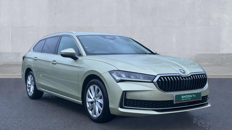 Main listing image - Skoda Superb Estate
