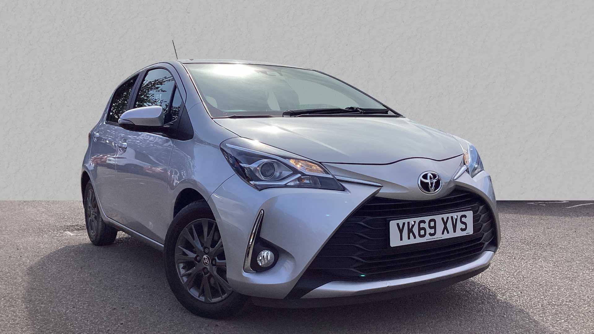 Main listing image - Toyota Yaris