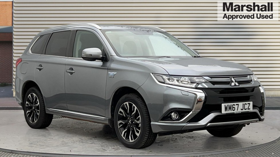 Main listing image - Mitsubishi Outlander