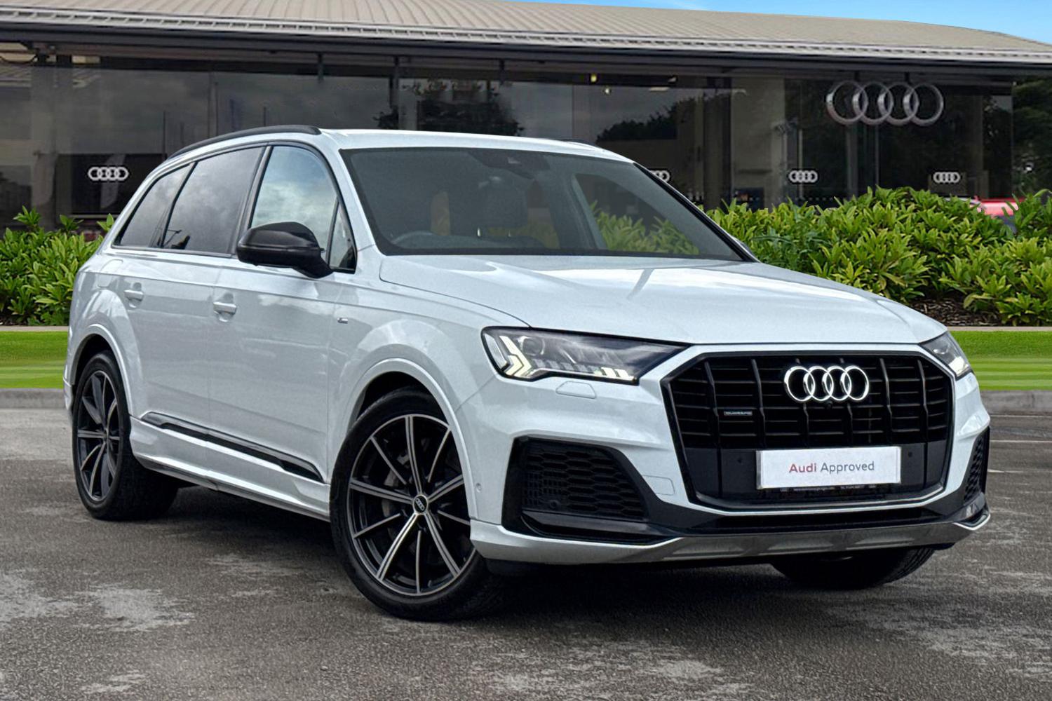 Main listing image - Audi Q7