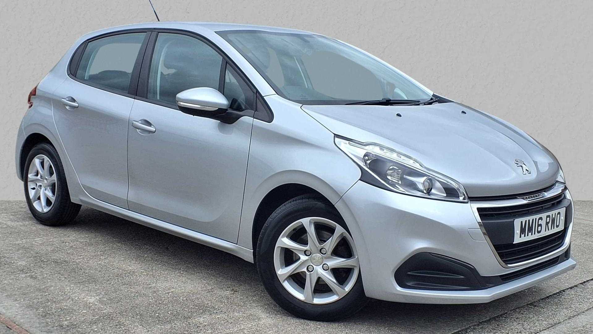 Main listing image - Peugeot 208