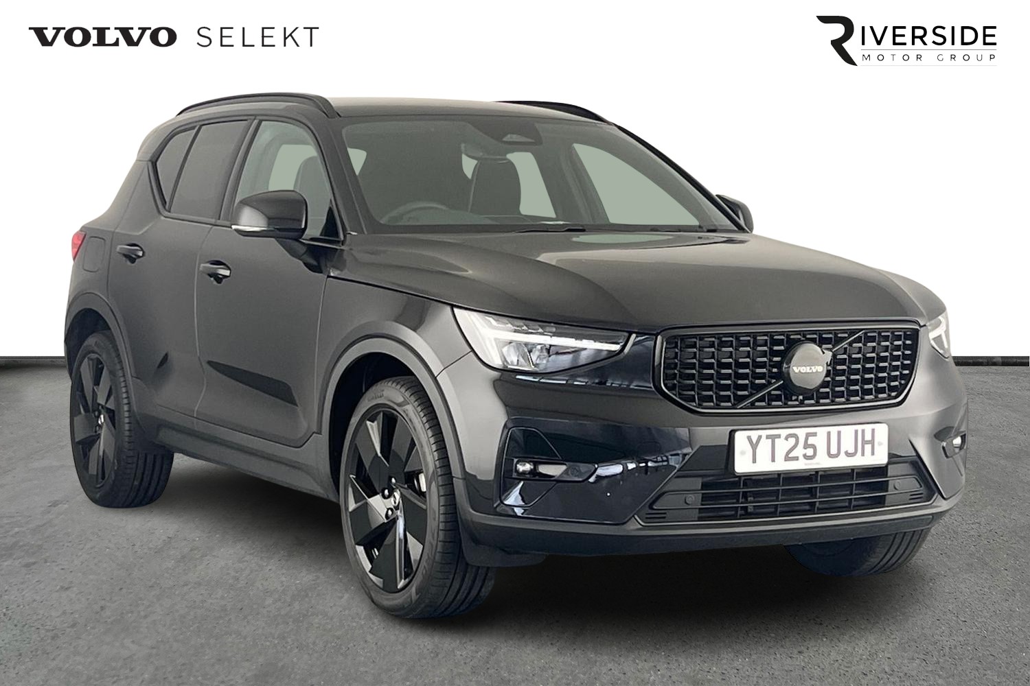 Main listing image - Volvo XC40