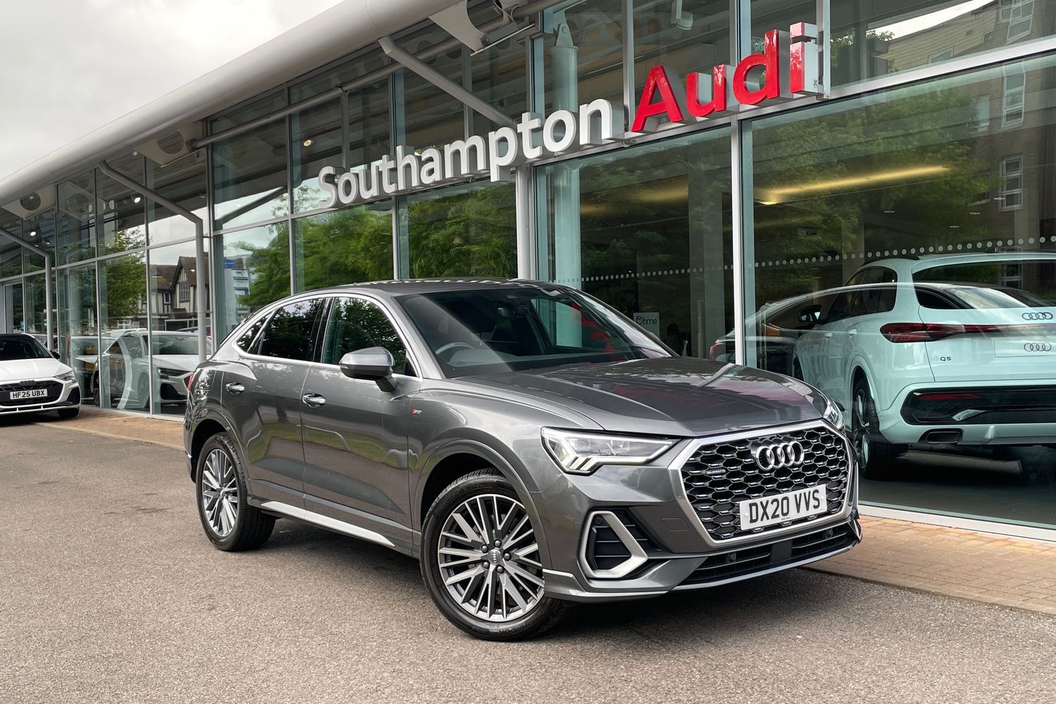 Main listing image - Audi Q3