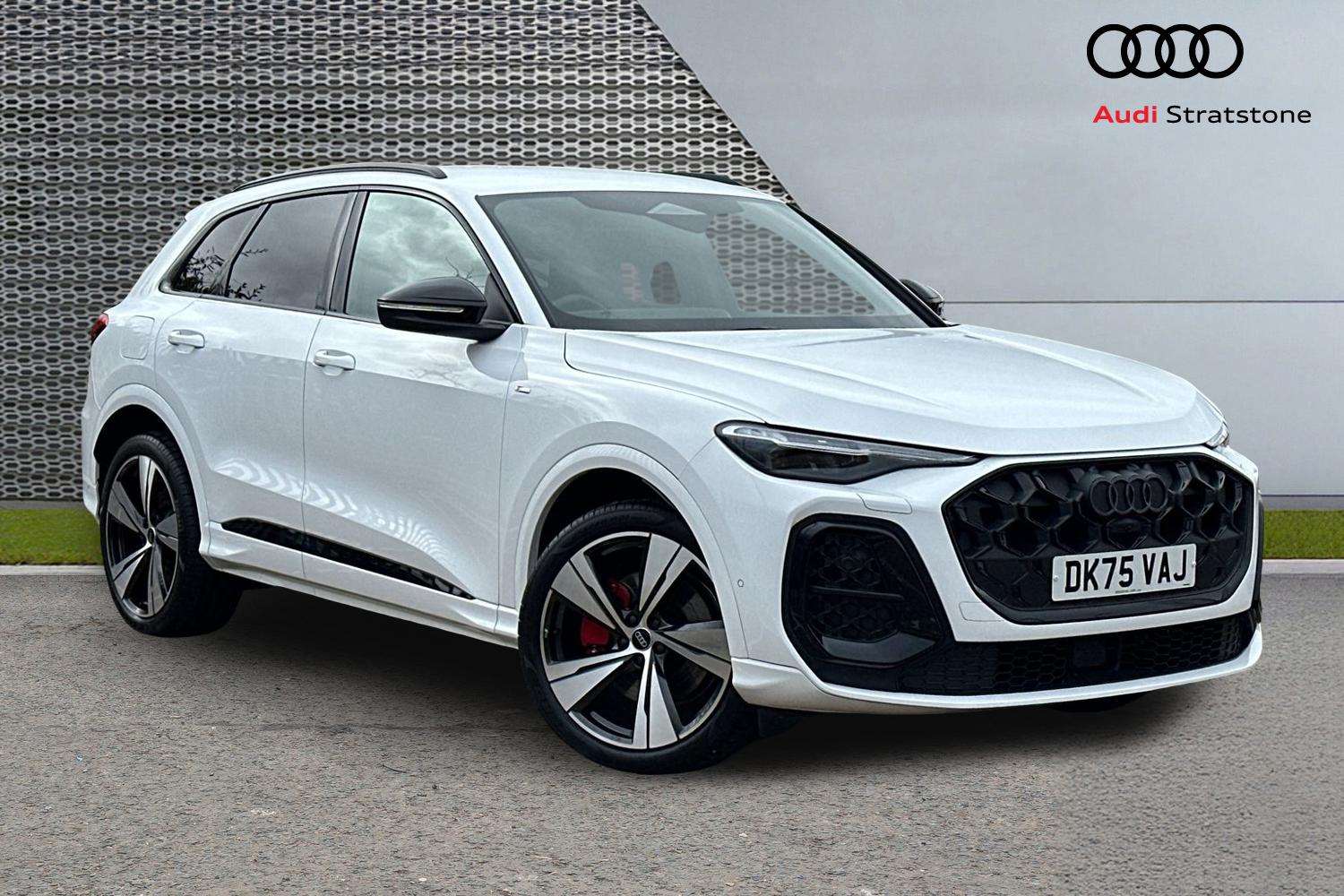 Main listing image - Audi Q5