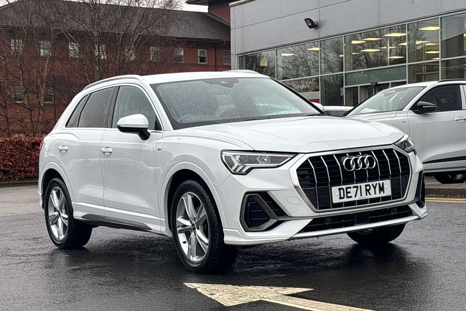 Main listing image - Audi Q3