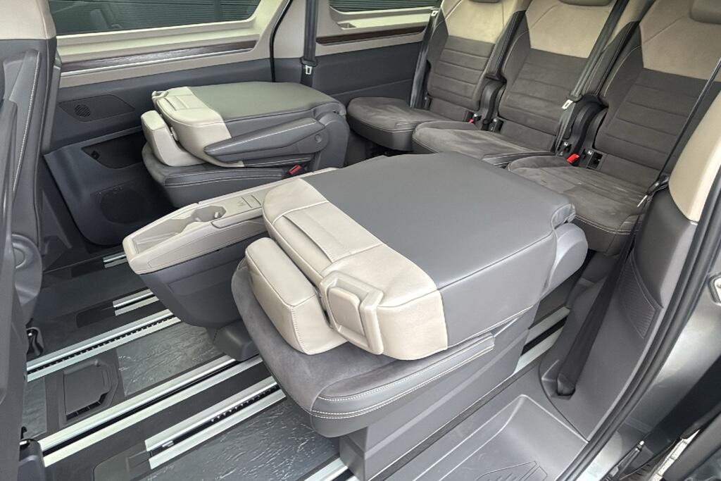 Main listing image - Volkswagen Multivan