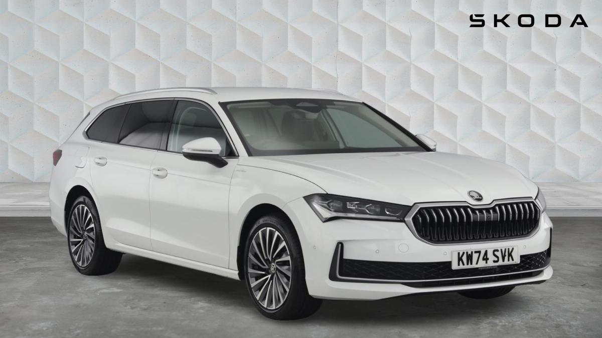 Main listing image - Skoda Superb Estate