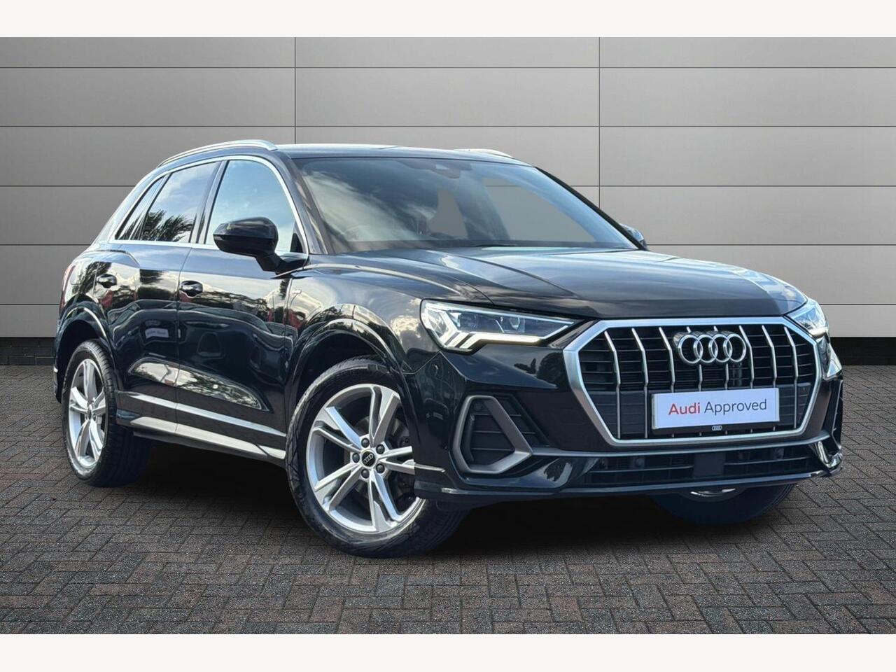 Main listing image - Audi Q3