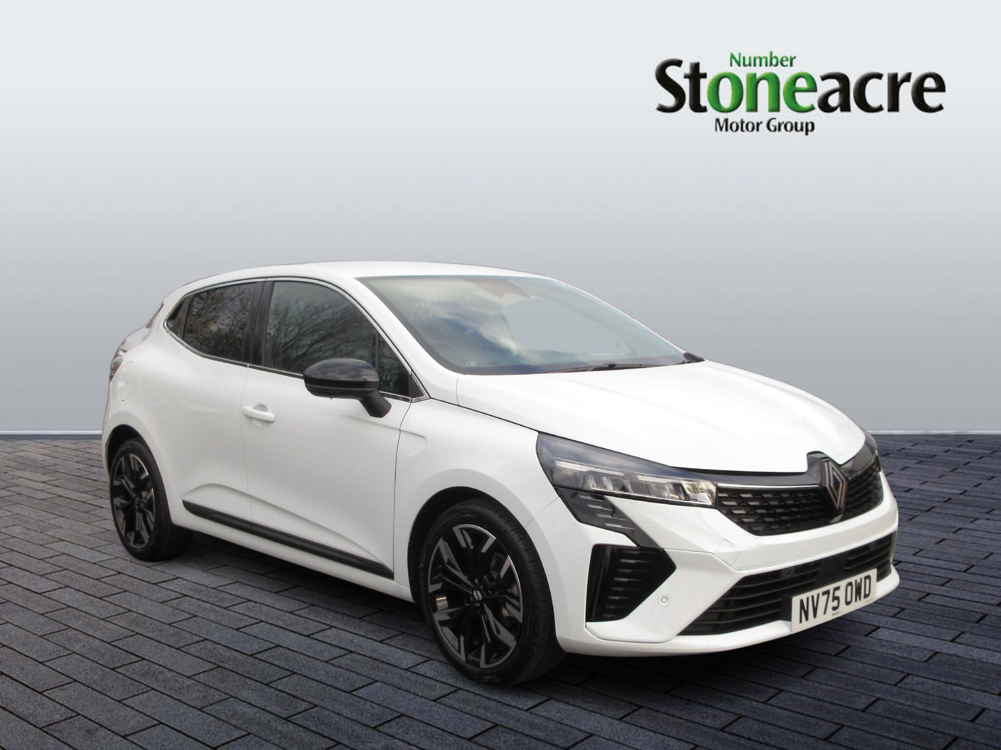 Main listing image - Renault Clio