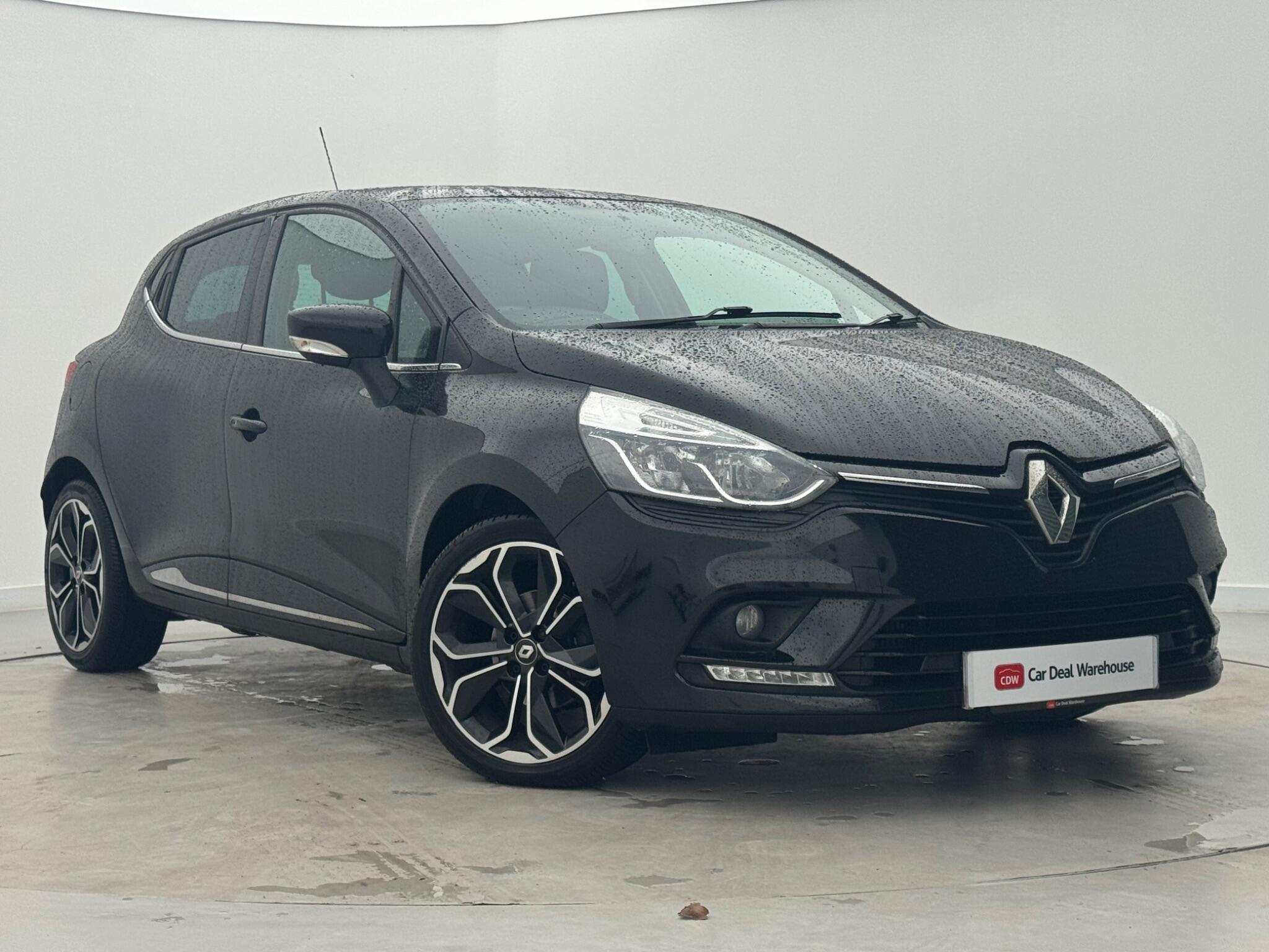 Main listing image - Renault Clio
