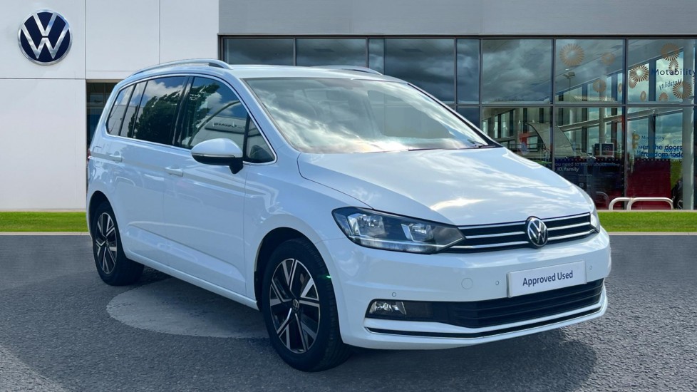 Main listing image - Volkswagen Touran