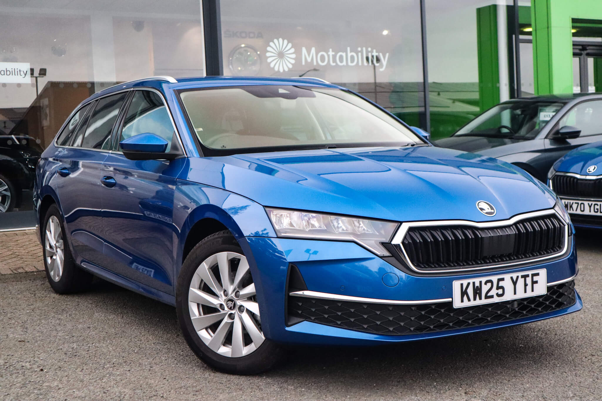 Main listing image - Skoda Octavia Estate