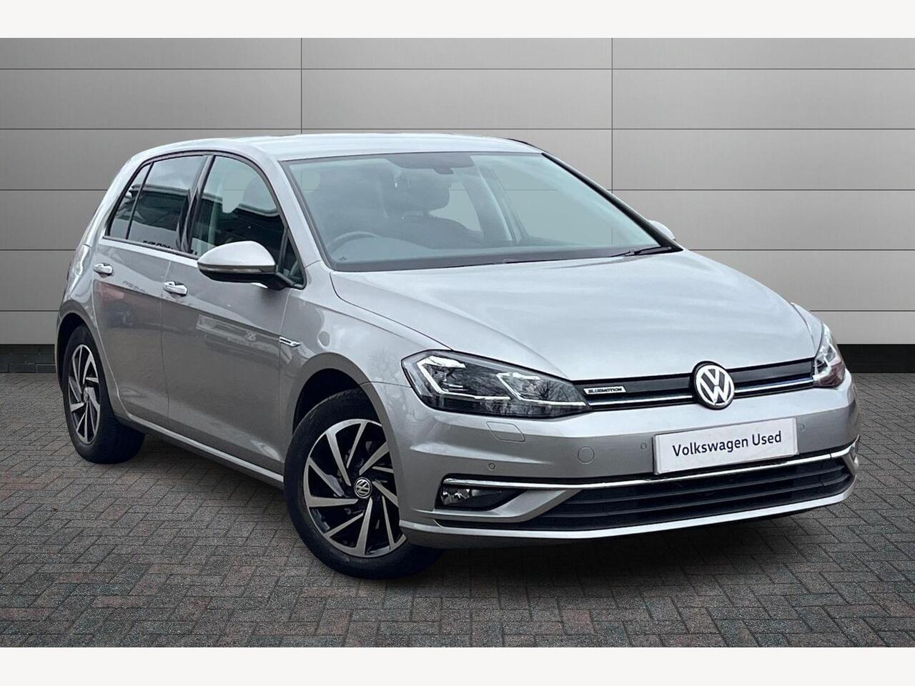 Main listing image - Volkswagen Golf