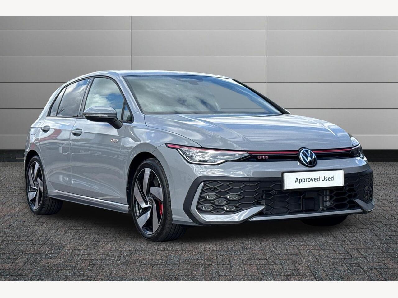 Main listing image - Volkswagen Golf