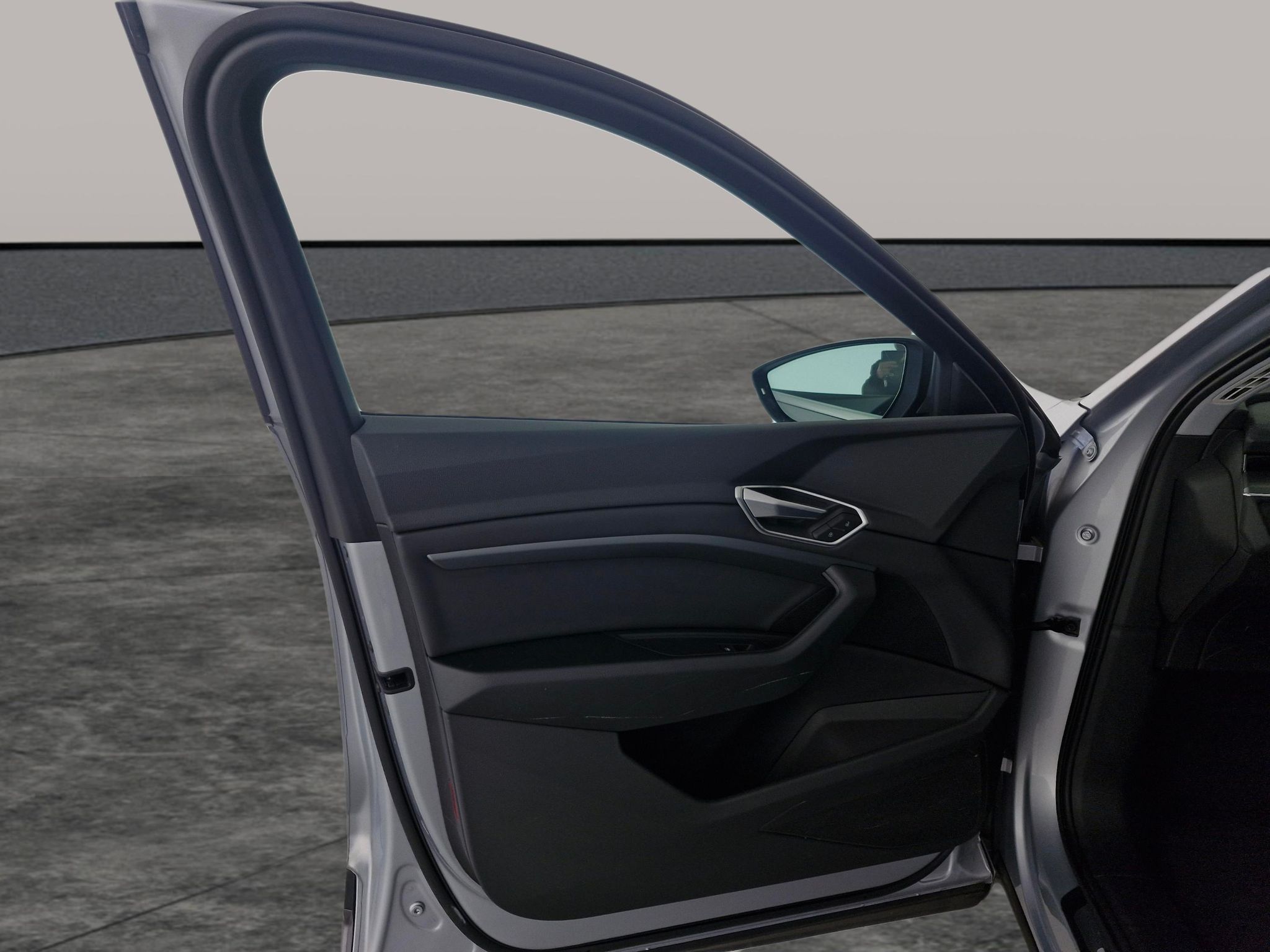 Main listing image - Audi e-tron