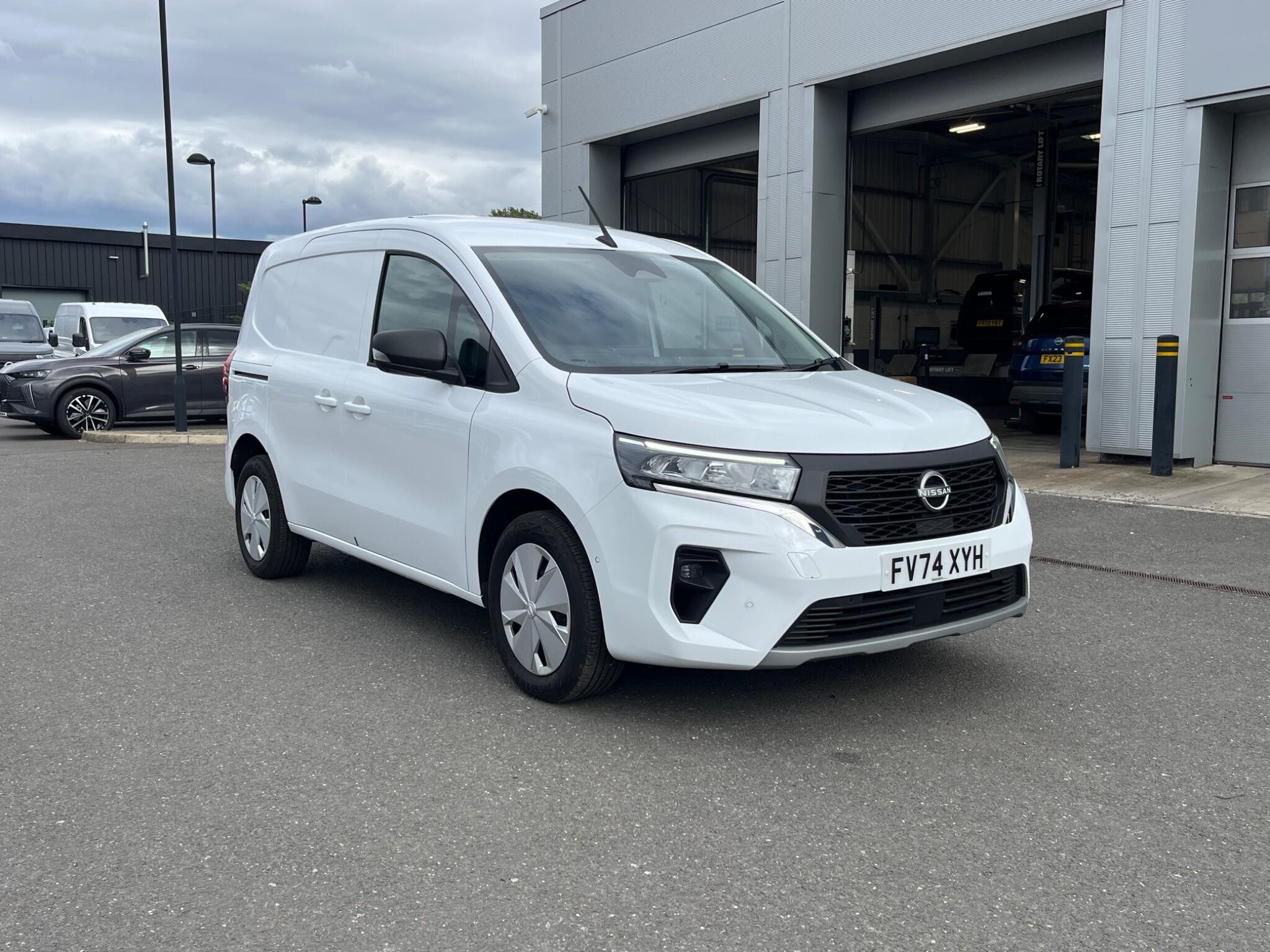 Main listing image - Nissan Townstar
