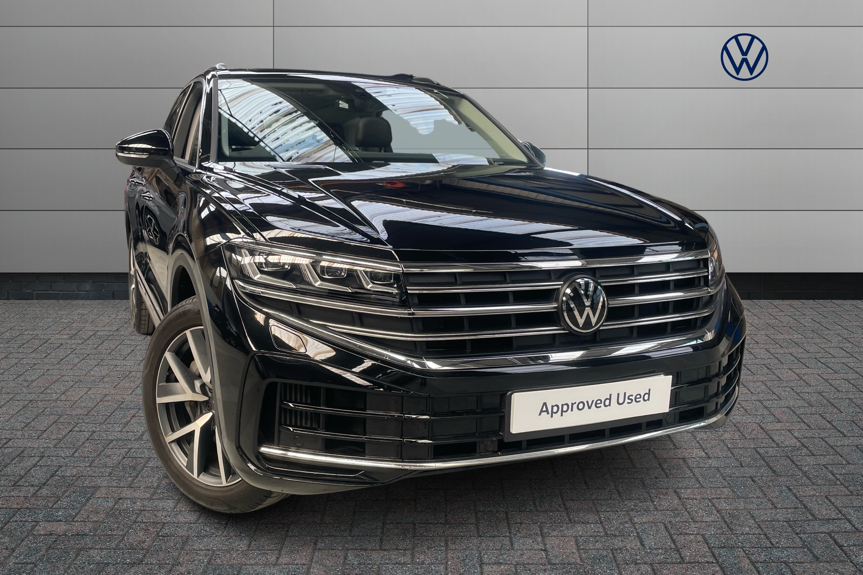 Main listing image - Volkswagen Touareg