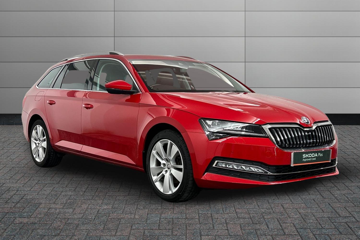 Main listing image - Skoda Superb Estate