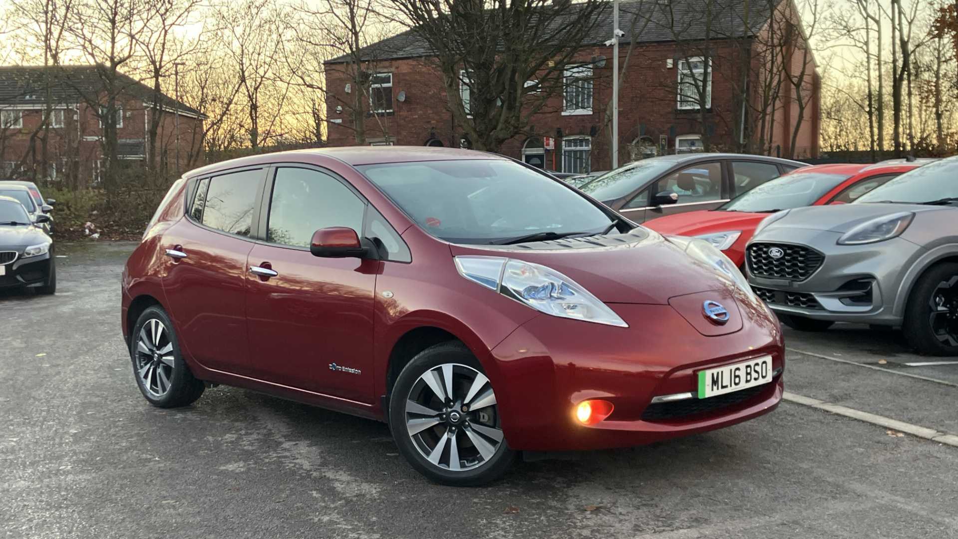 Main listing image - Nissan Leaf