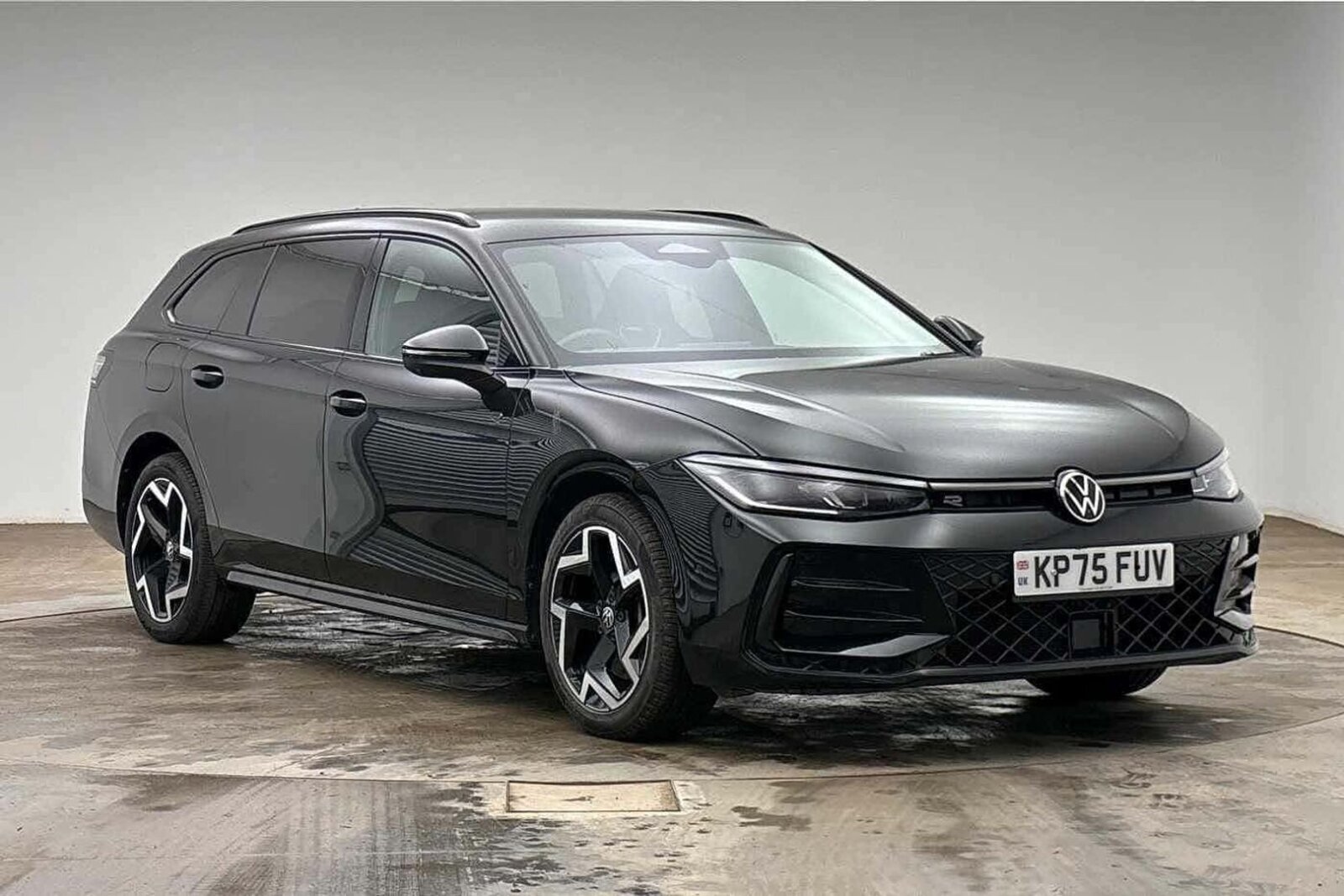 Main listing image - Volkswagen Passat