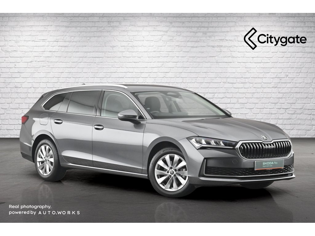 Main listing image - Skoda Superb