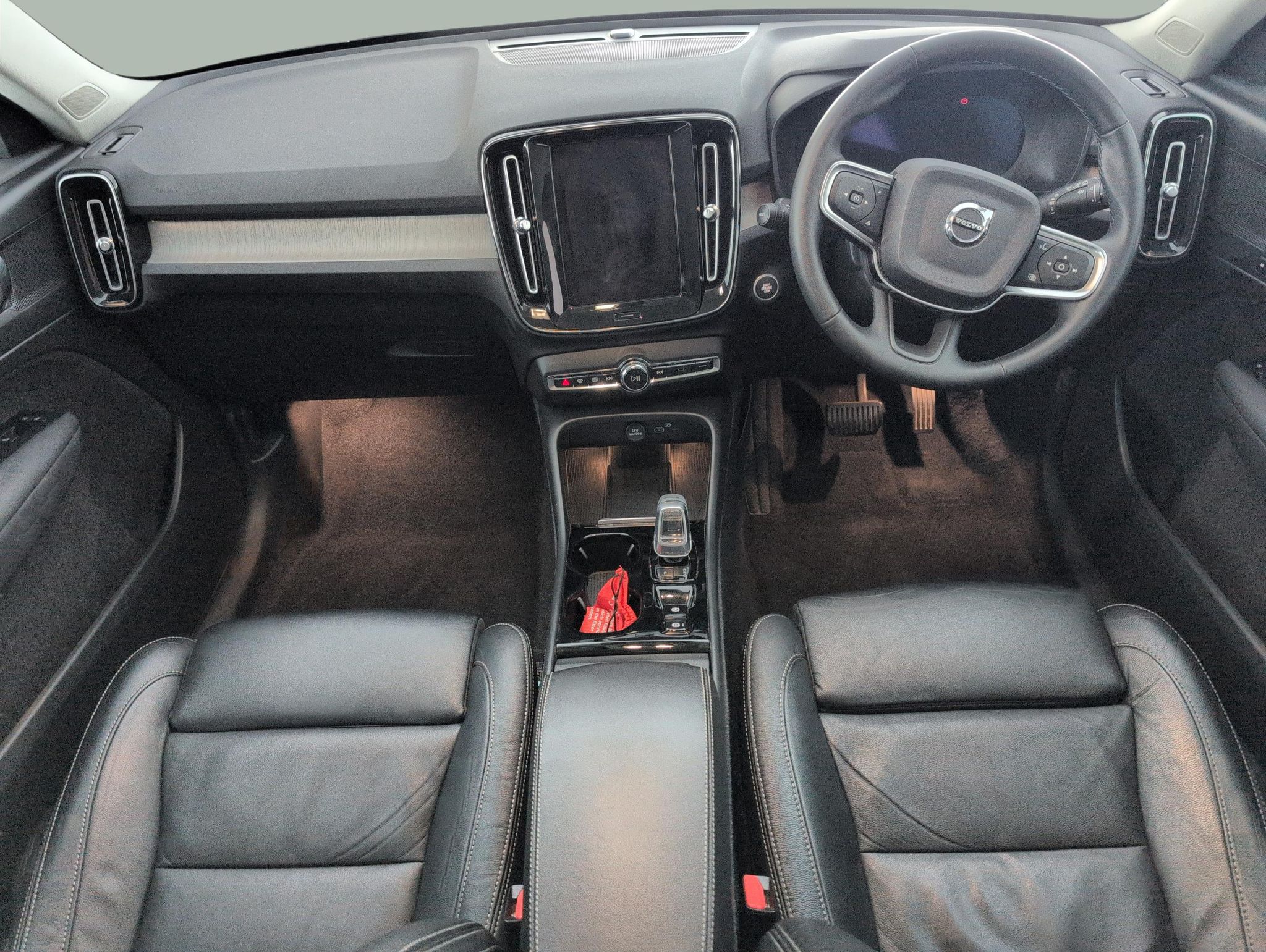 Main listing image - Volvo XC40