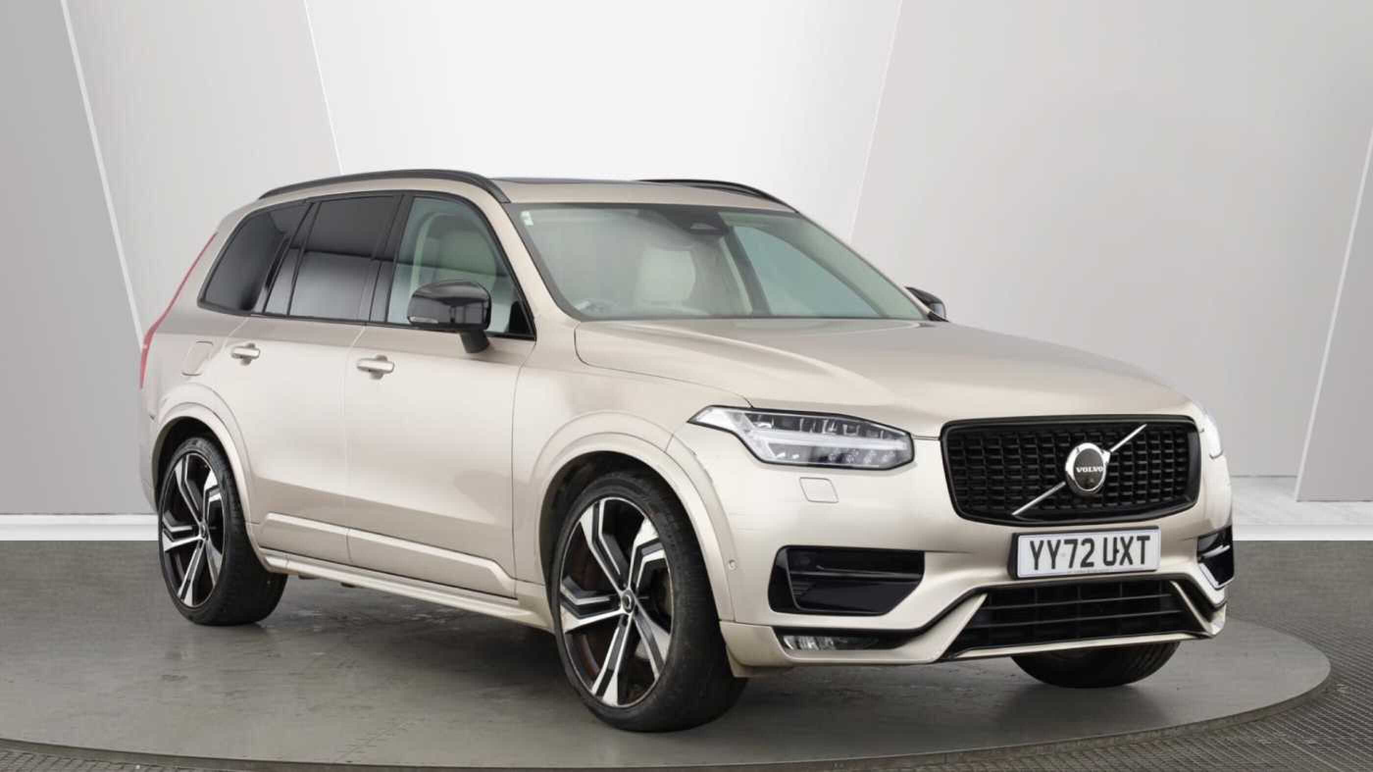 Main listing image - Volvo XC90
