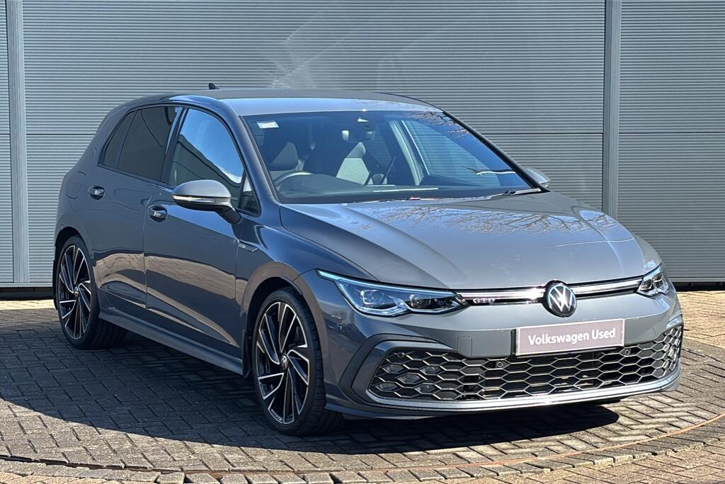 Main listing image - Volkswagen Golf