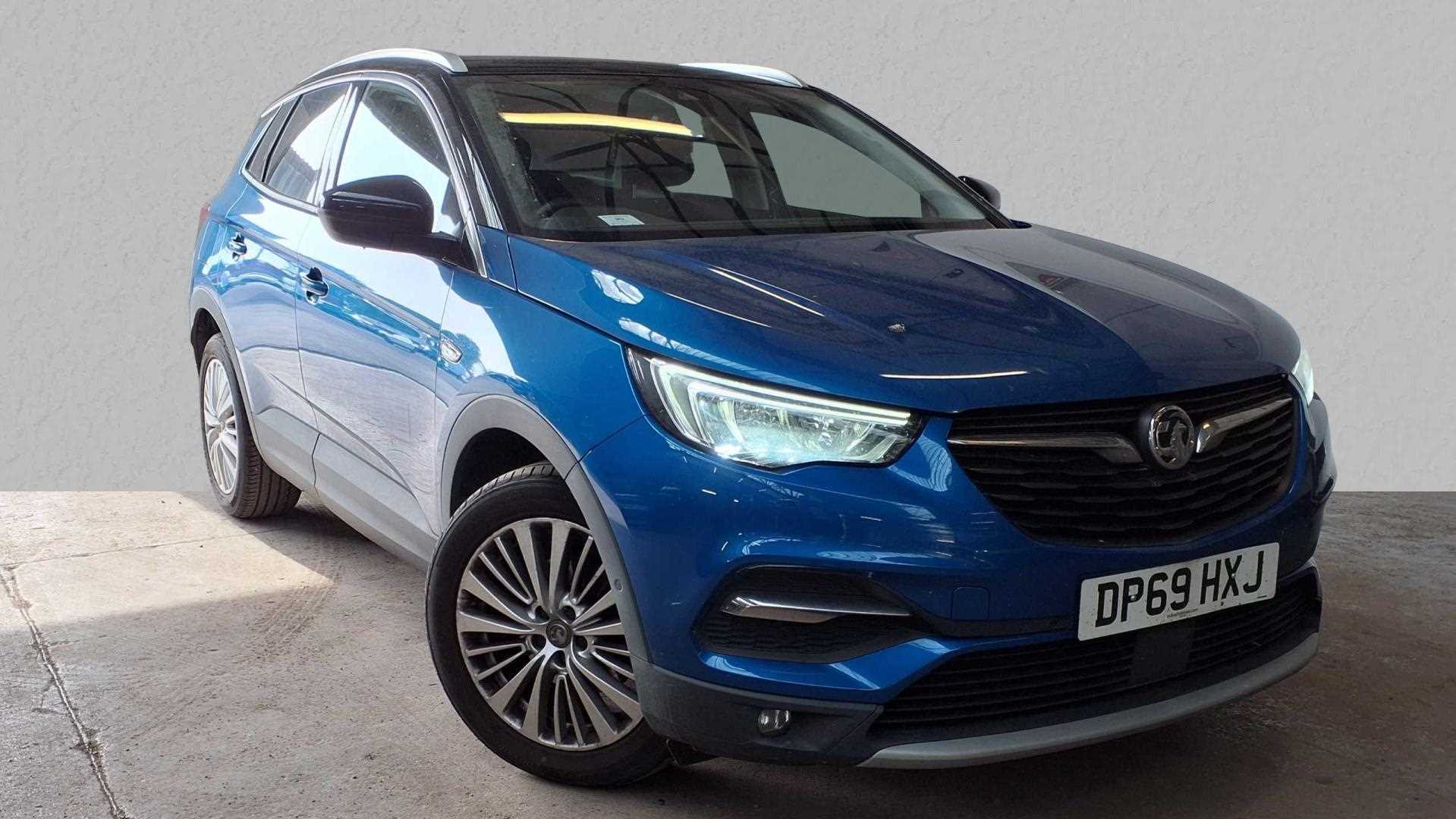 Main listing image - Vauxhall Grandland X
