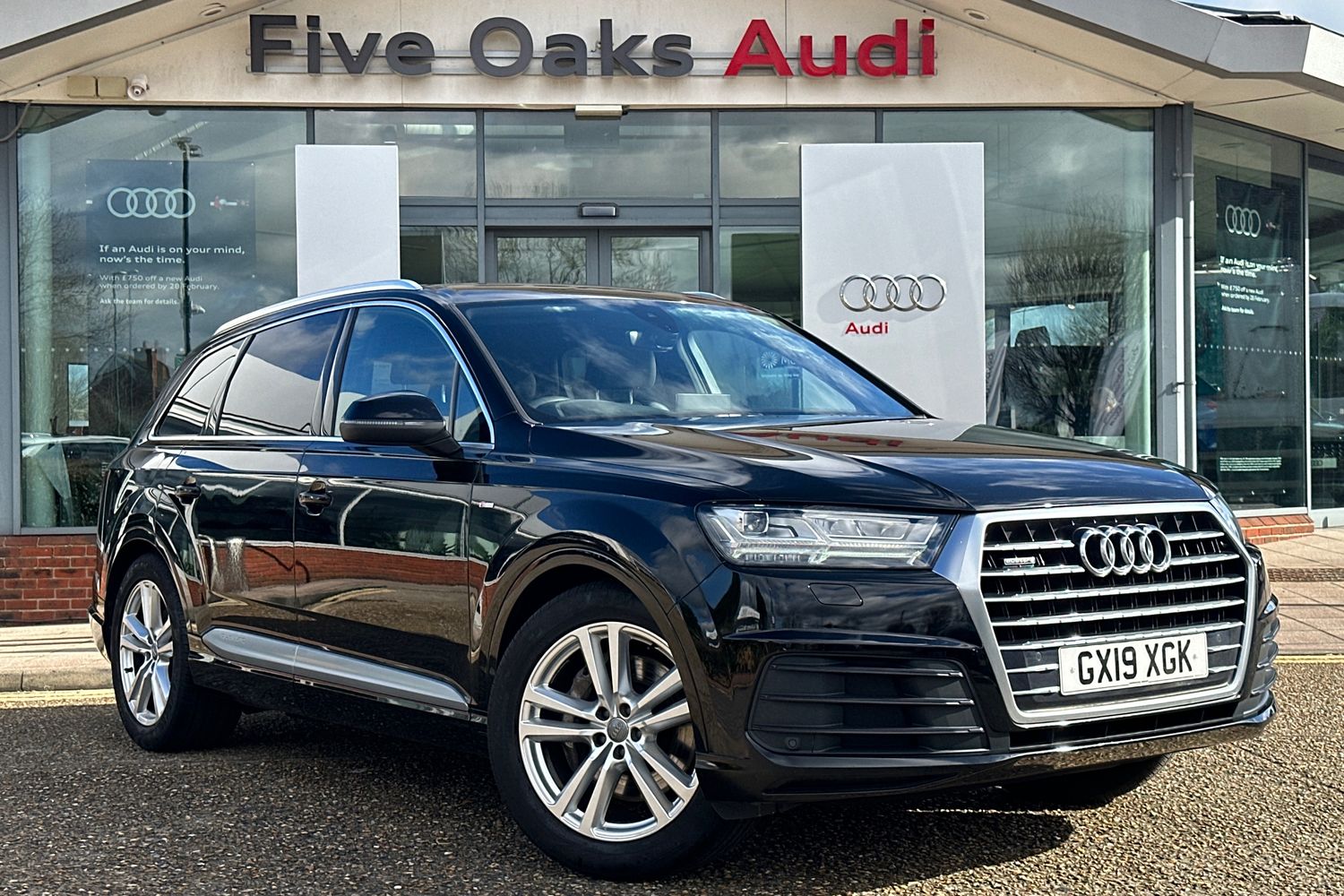 Main listing image - Audi Q7