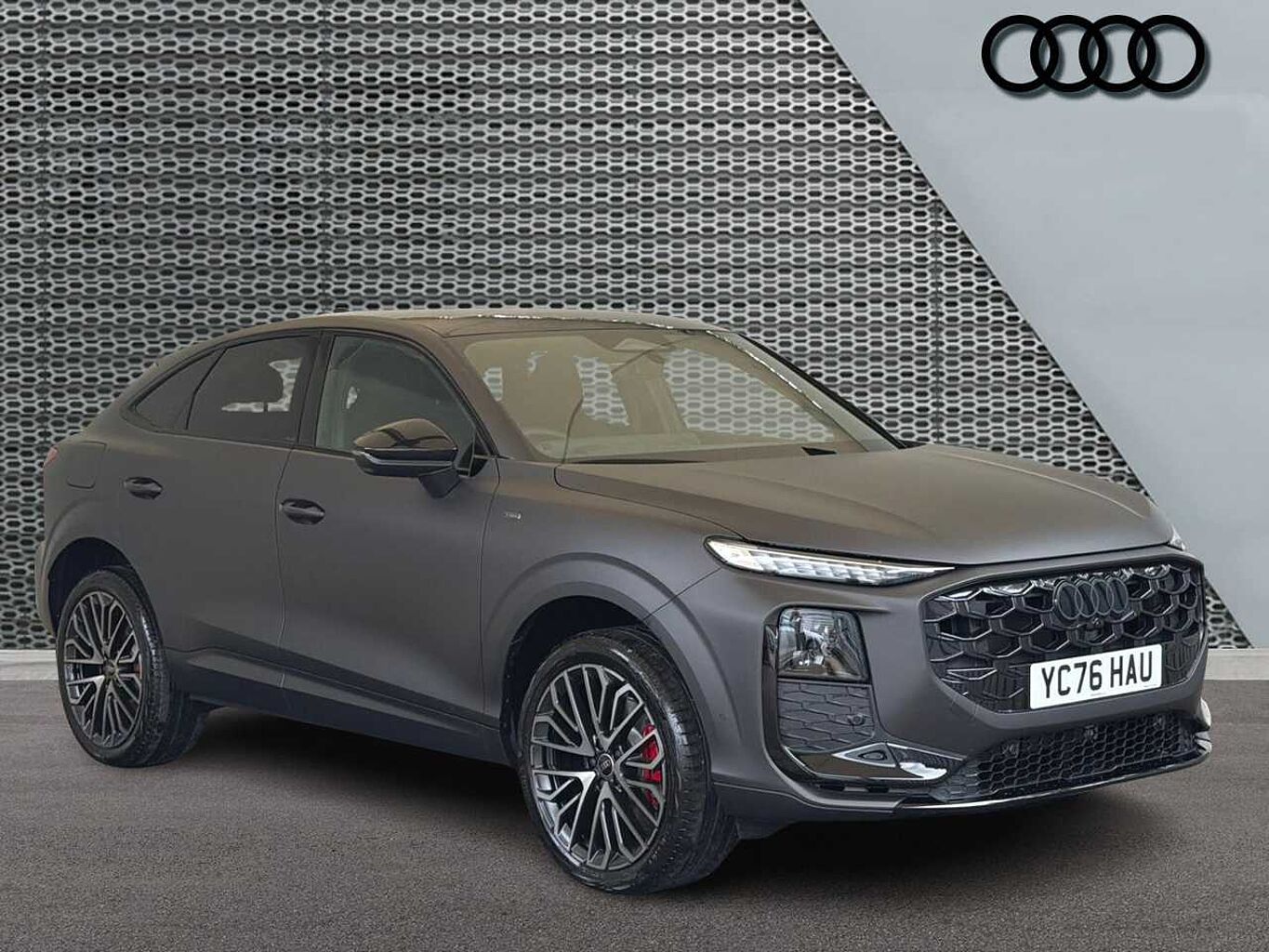 Main listing image - Audi Q3