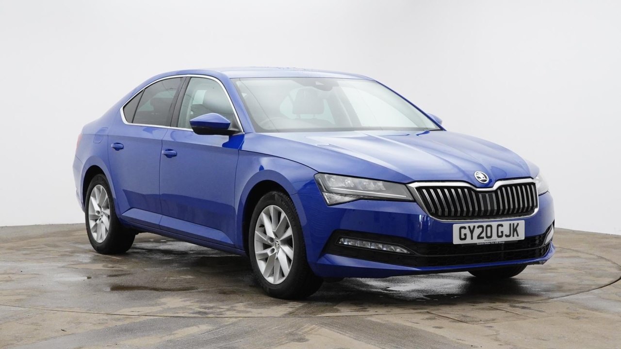 Main listing image - Skoda Superb