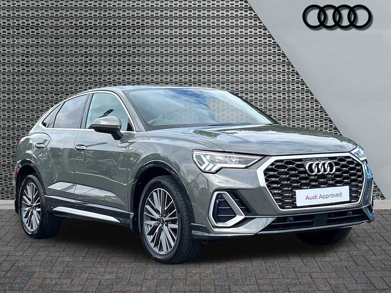 Main listing image - Audi Q3