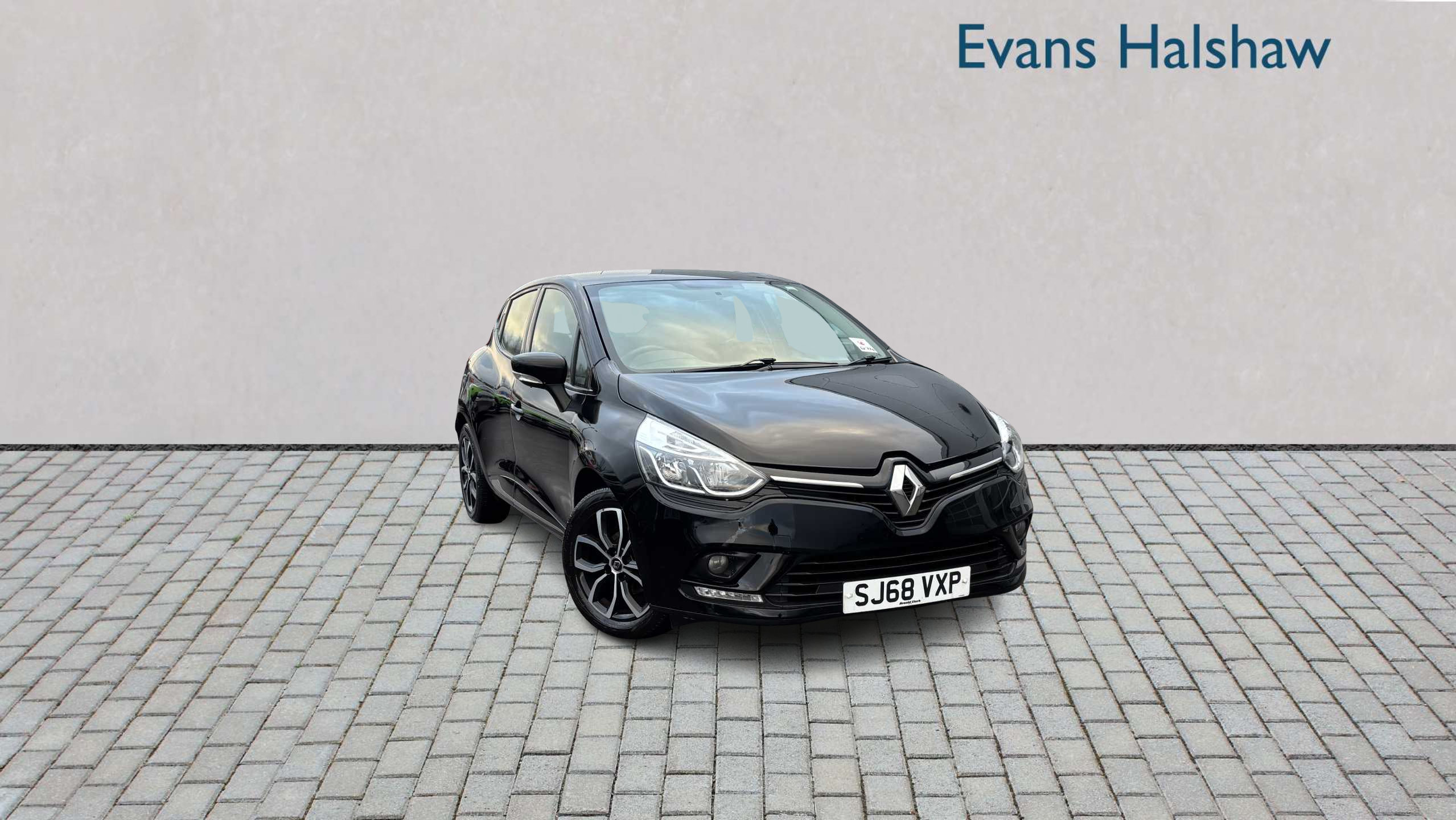 Main listing image - Renault Clio
