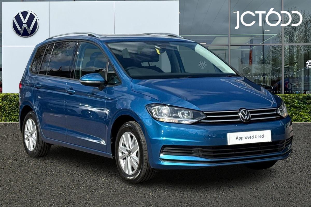 Main listing image - Volkswagen Touran