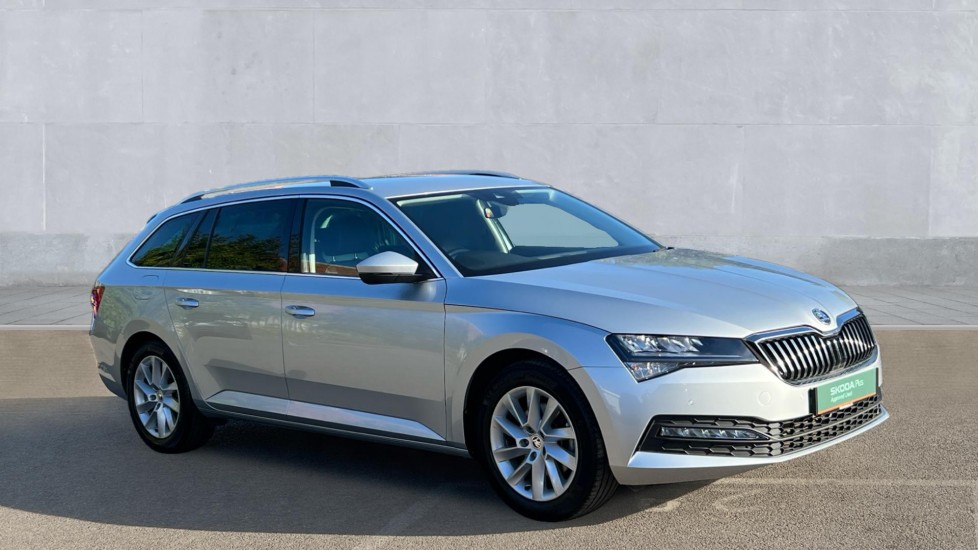 Main listing image - Skoda Superb Estate