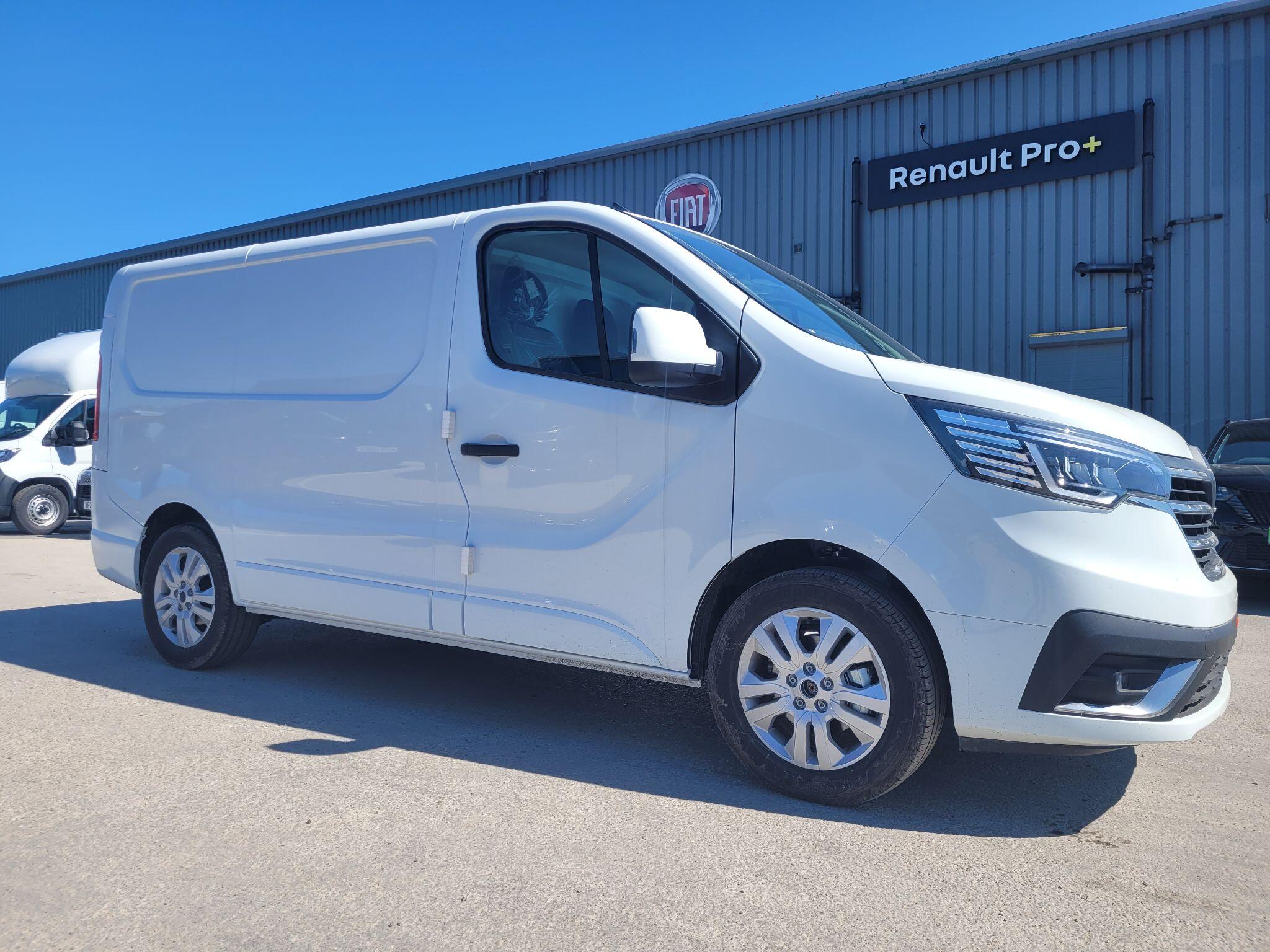 Main listing image - Renault Trafic