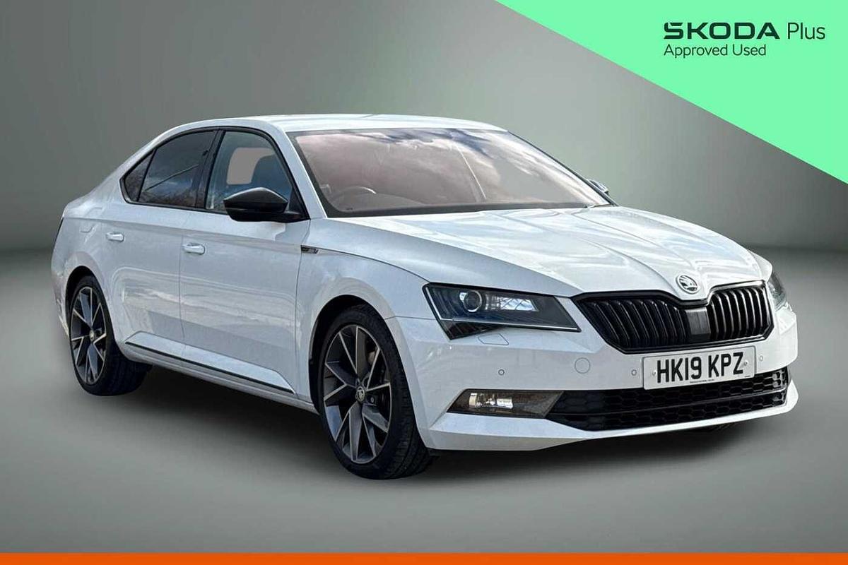 Main listing image - Skoda Superb