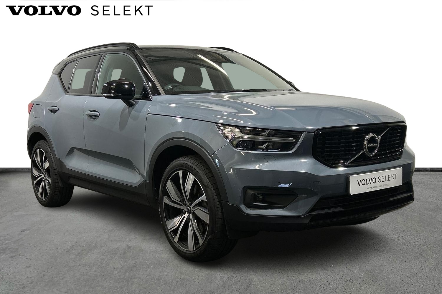 Main listing image - Volvo XC40 Recharge