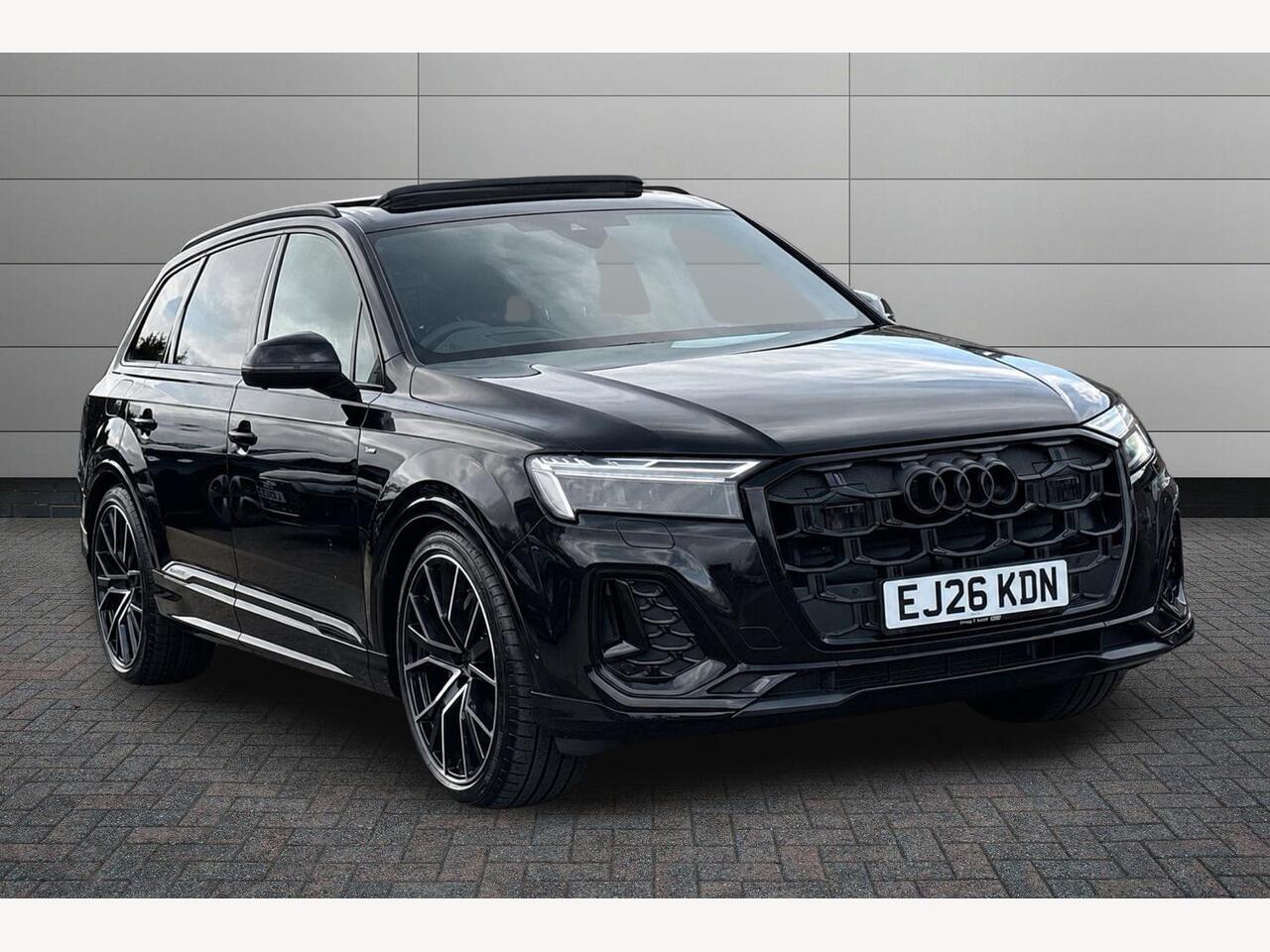 Main listing image - Audi Q7