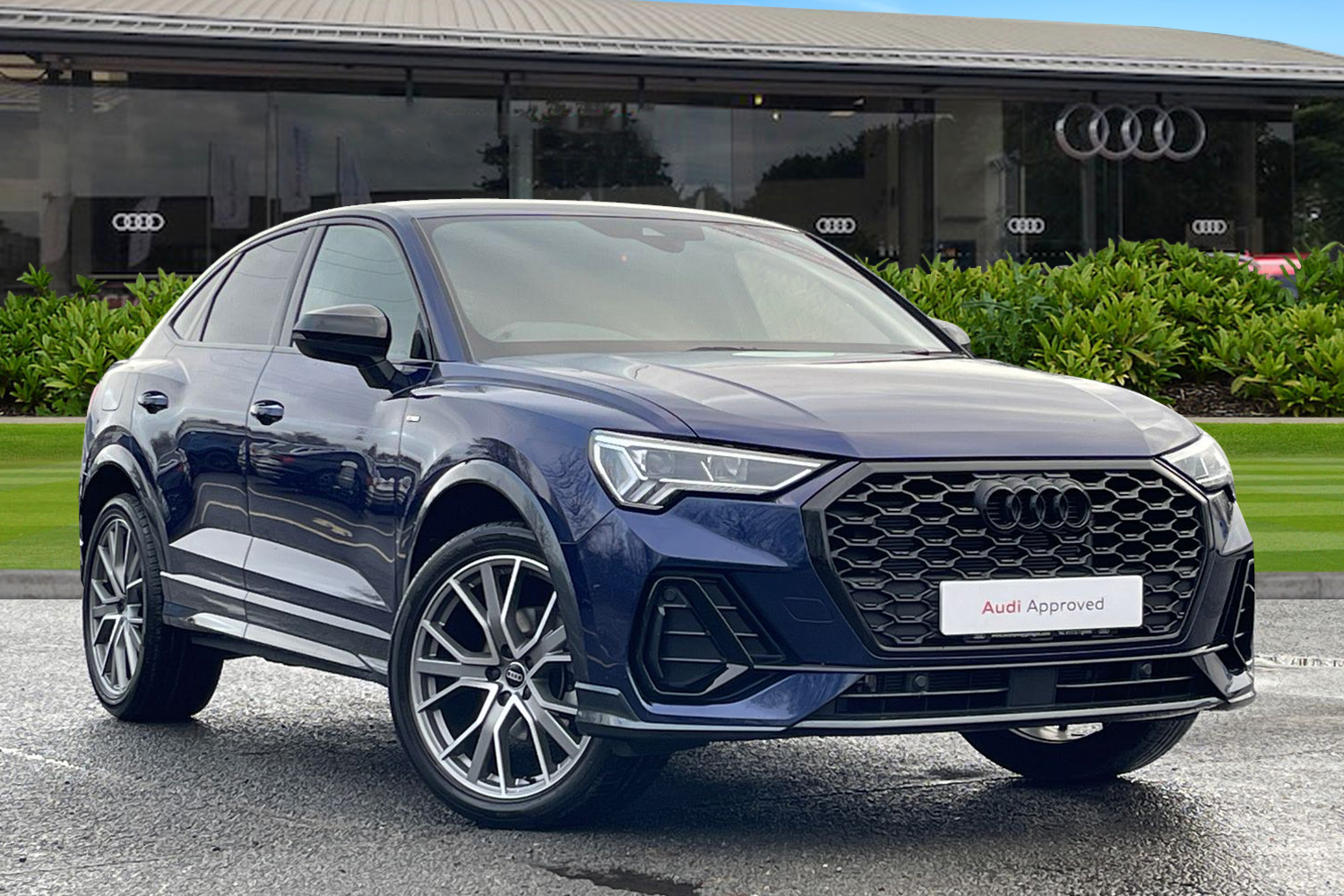 Main listing image - Audi Q3