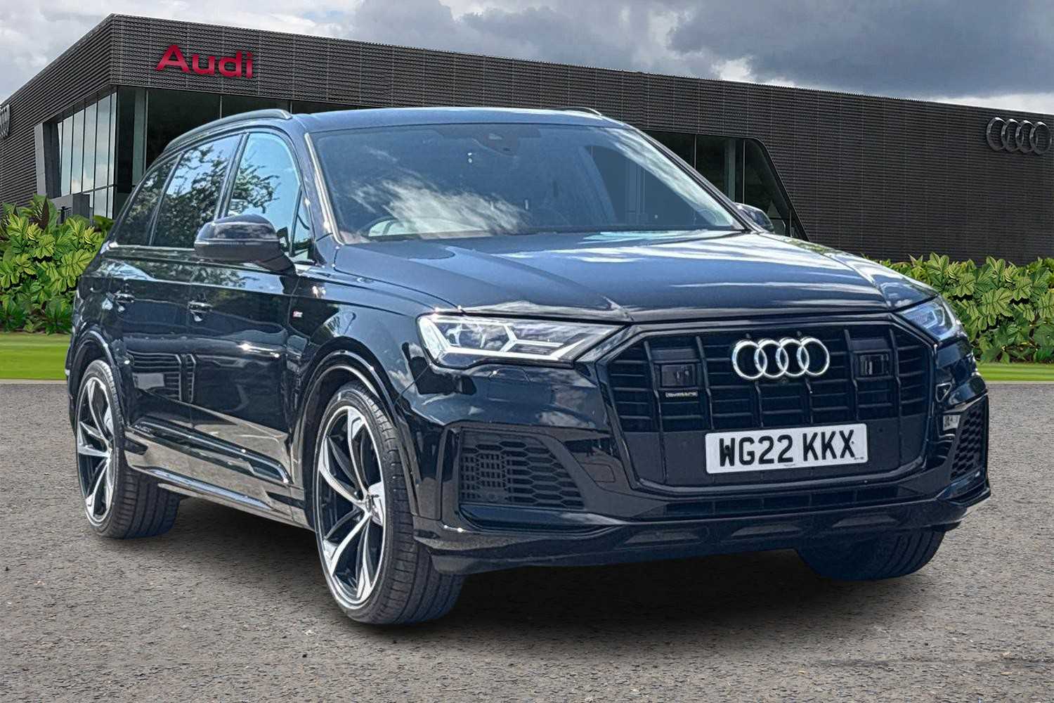 Main listing image - Audi Q7