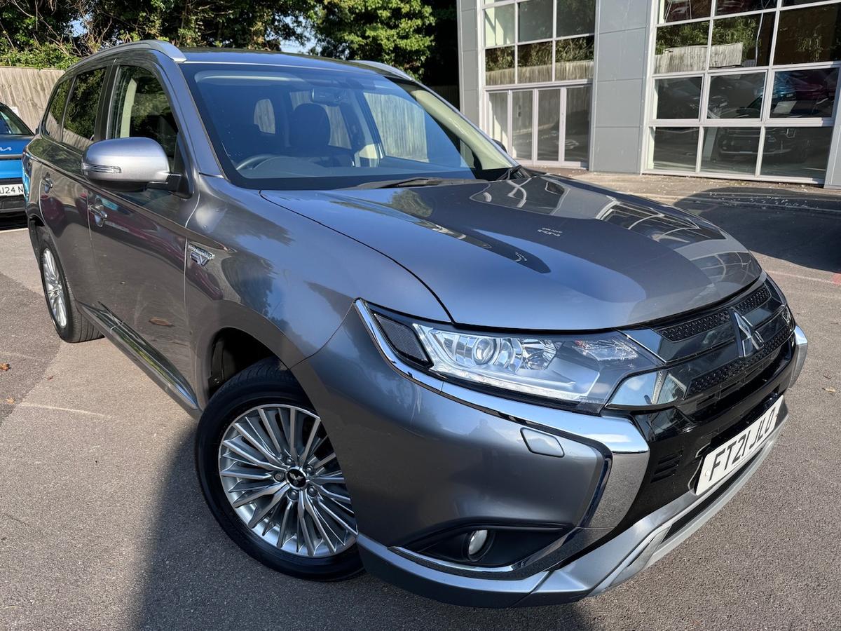 Main listing image - Mitsubishi Outlander