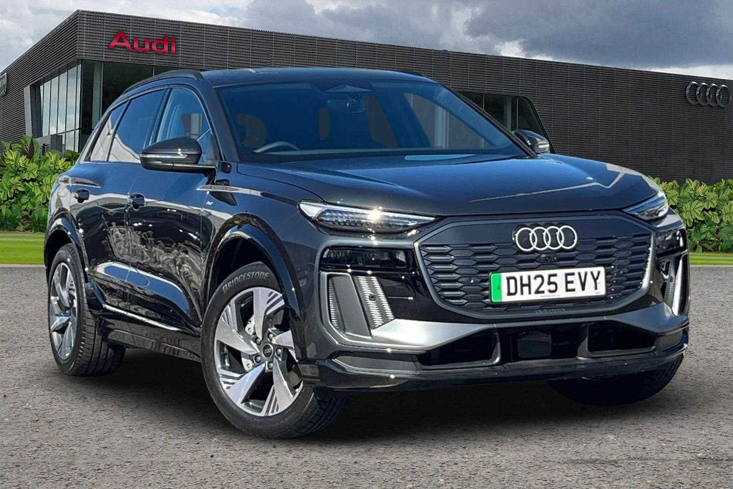 Main listing image - Audi Q6 e-tron